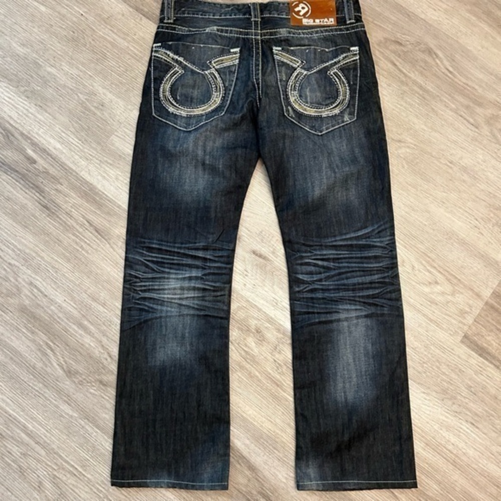 Big Star Dark Blue Men’s Jeans With Embroidered Pockets. 100% Cotton. 32Wx29L.